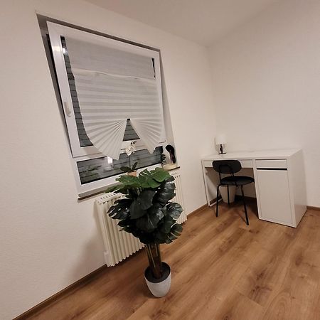 Living Flat, Eine Wohnung Mit Zwei Schlafzimmern Und Balkon Schorndorf  Buitenkant foto