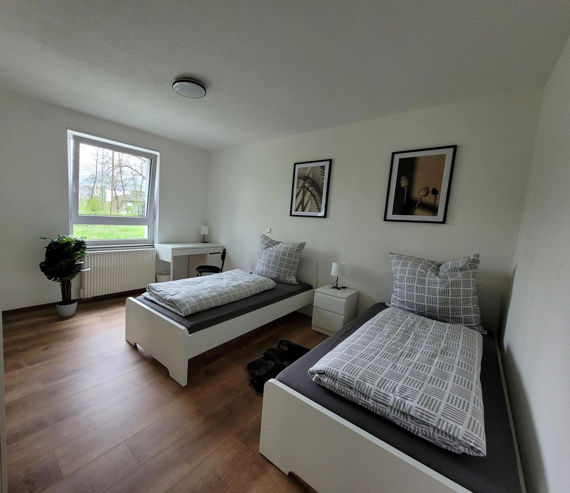 Living Flat, Eine Wohnung Mit Zwei Schlafzimmern Und Balkon Schorndorf  Buitenkant foto
