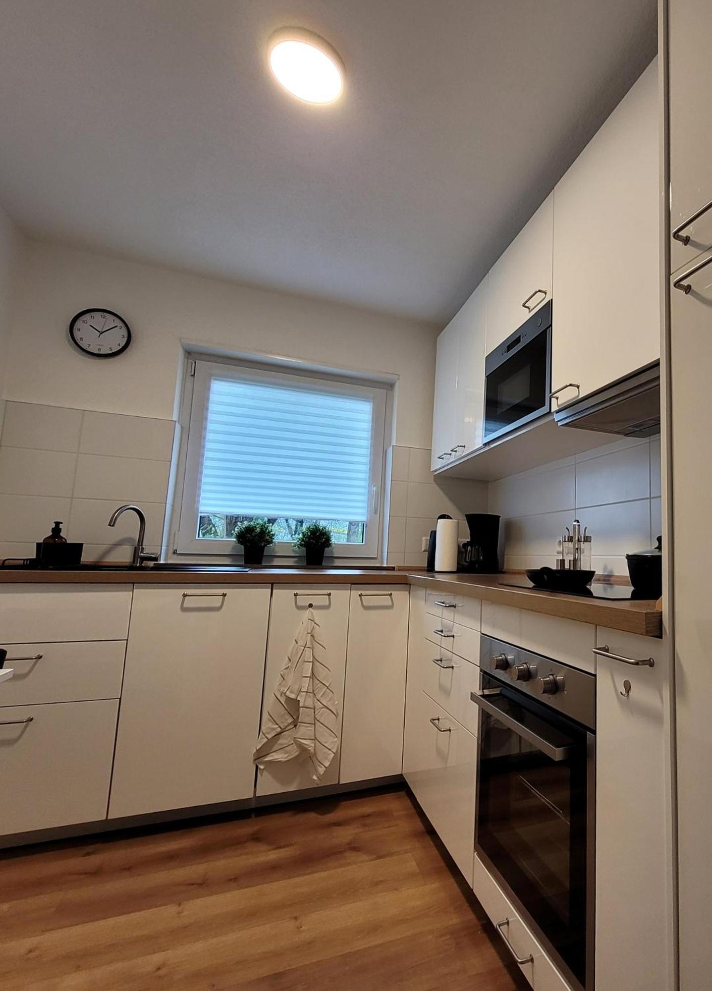 Living Flat, Eine Wohnung Mit Zwei Schlafzimmern Und Balkon Schorndorf  Buitenkant foto